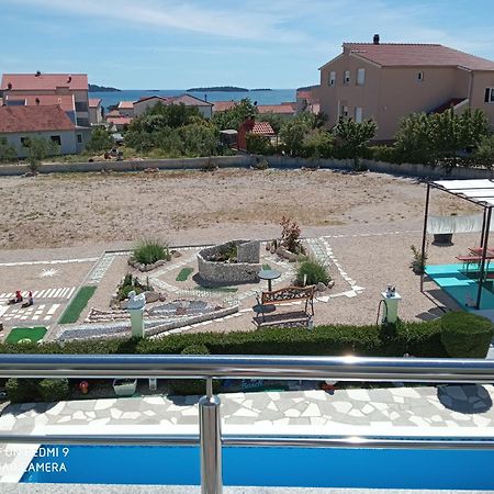 Holiday Home Villa Anny Brodarica  Rom bilde