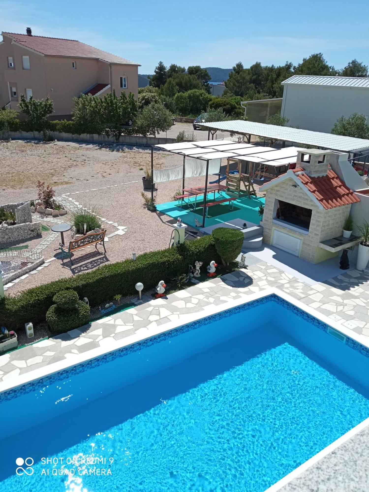 Holiday Home Villa Anny Brodarica  Rom bilde