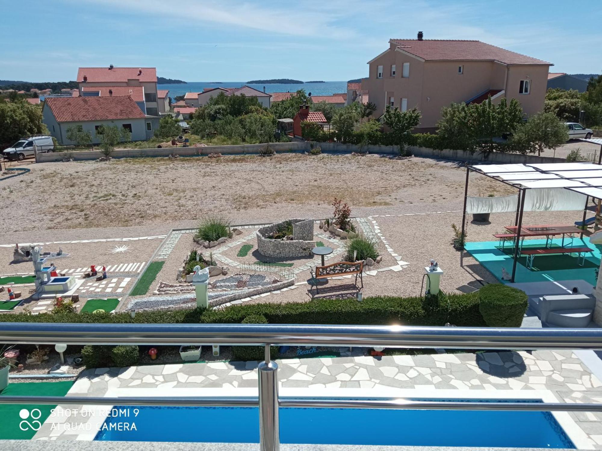 Holiday Home Villa Anny Brodarica  Rom bilde